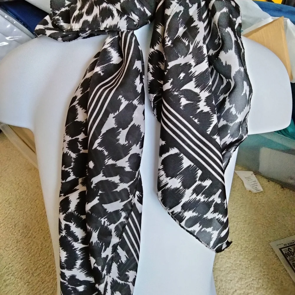 Designer Amanda Smith wool hat w satin bow band $38 one size +free scarf. - Picture 7 of 12